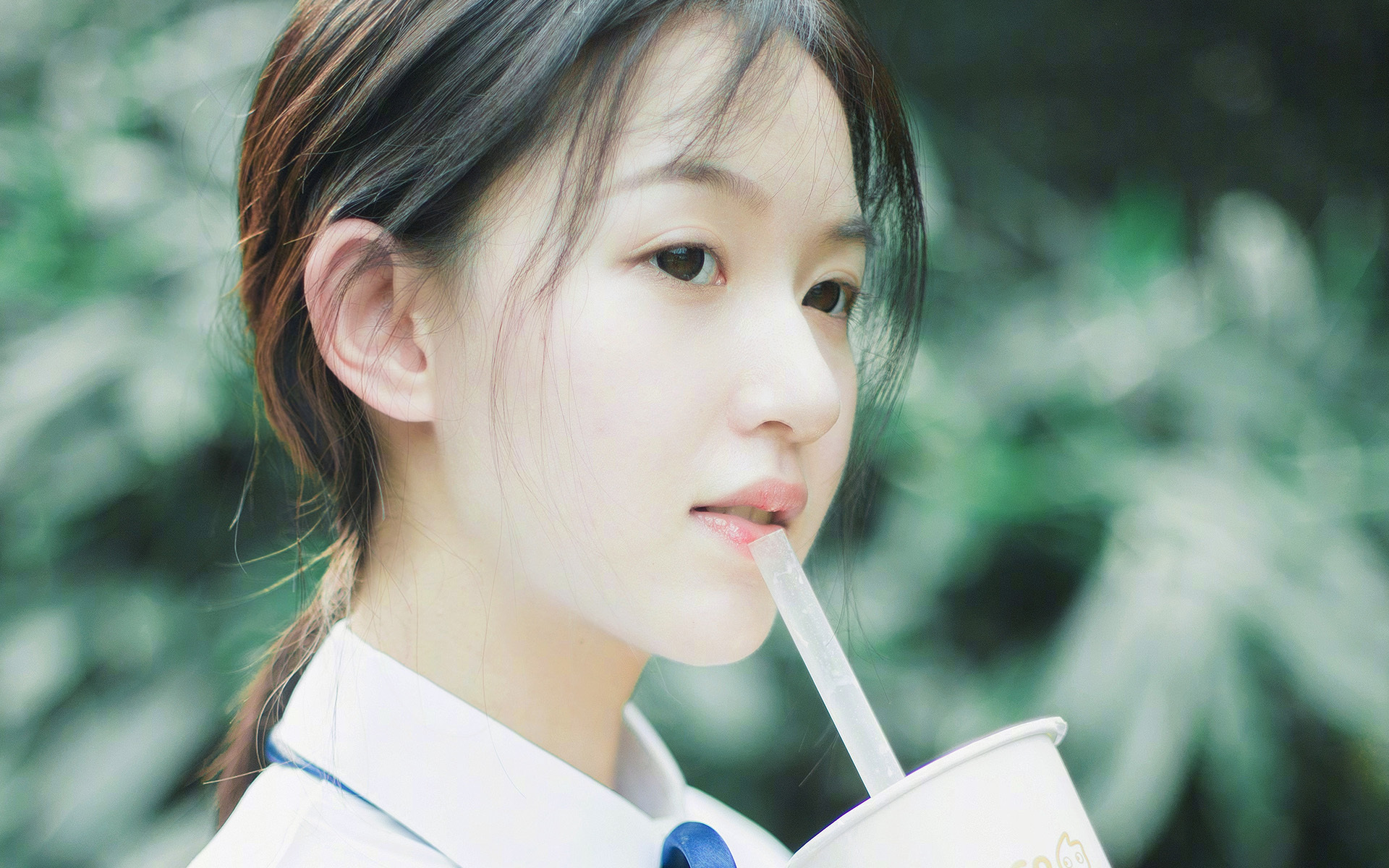 大数据监测运动员饮水与电解质平衡,运动员喝电解质饮料