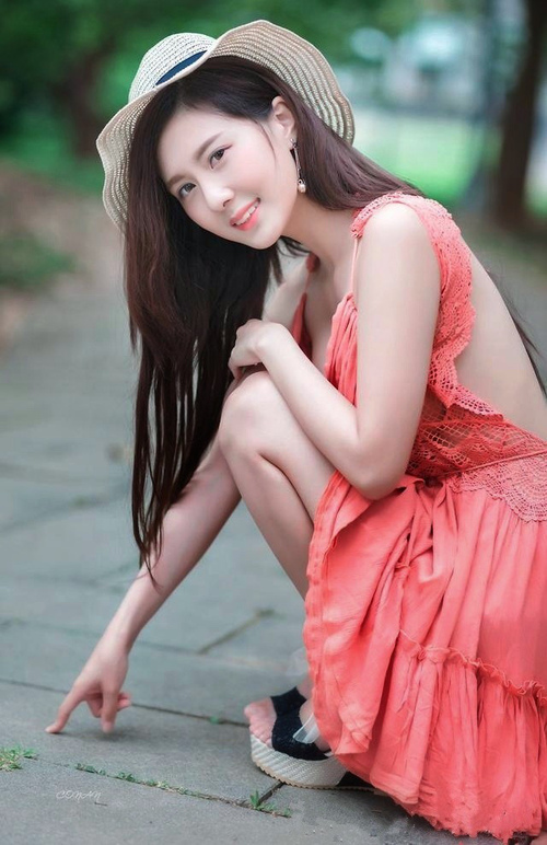 花样滑冰世青赛中国小将获银牌，花样滑冰世青赛男单冠军