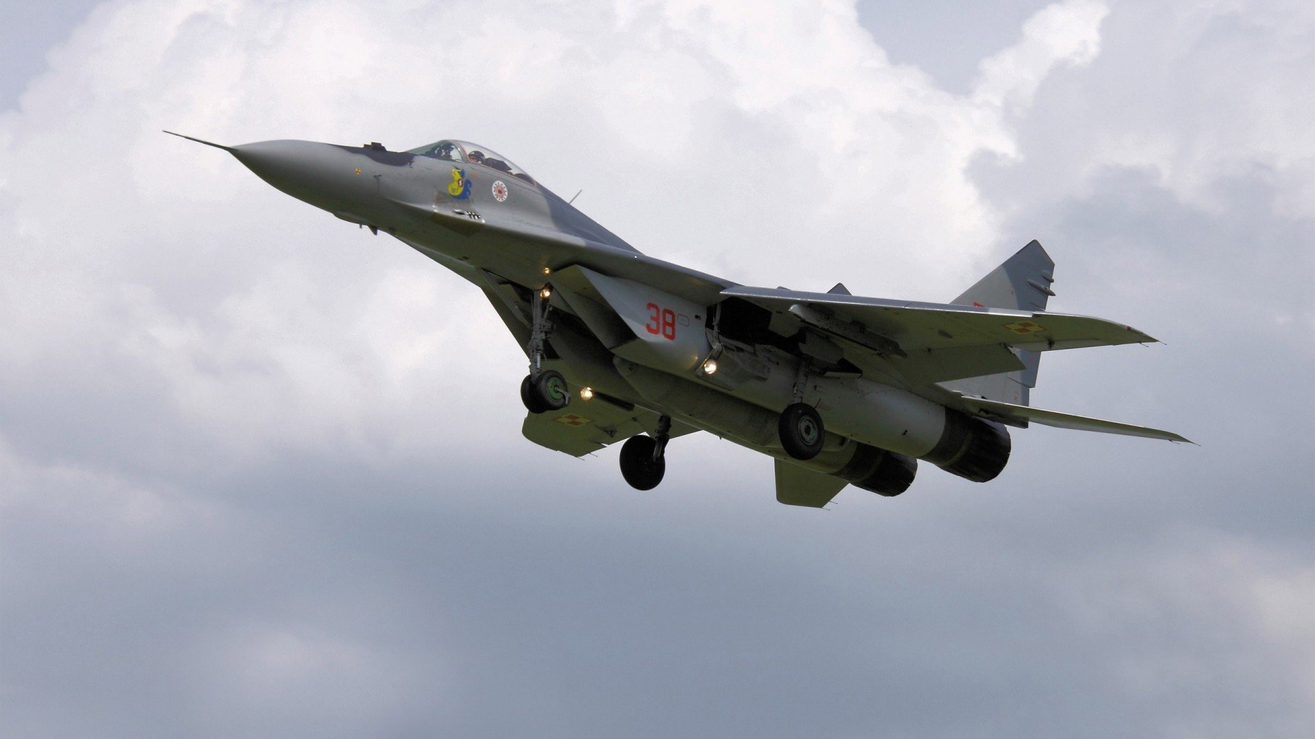 高山滑雪赛场风光无限，高山滑雪项目比赛场地在哪里